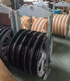 China El diámetro grande rueda las gavillas del aluminio del triple del conductor de la transmisión de bloque de polea del cable proveedor